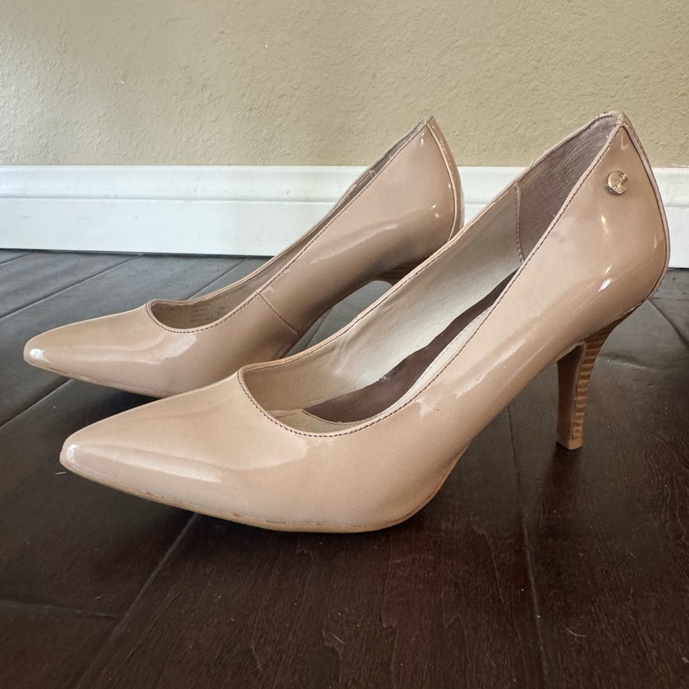 Calvin Klein Nadine Nude Patent Leather Pointed Toe Heels Size 6